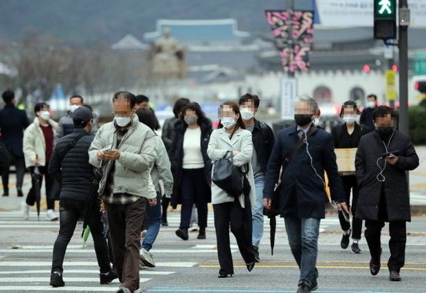 목요일인 26일은 전국에 구름이 많이 끼고, 낮과 밤의 기온 차가 10도 안팎으로 벌어질 전망이다. 밤부터는 비 소식이 있다. /사진=연합뉴스