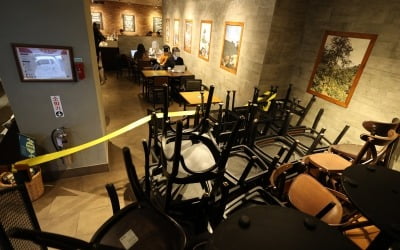 수도권 카페 포장·배달만…밤 9시 이후 식당서 밥 못 먹는다