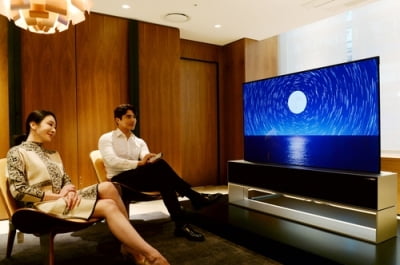 LG전자, 강남 '더콘란샵'에 롤러블 TV 특별 전시