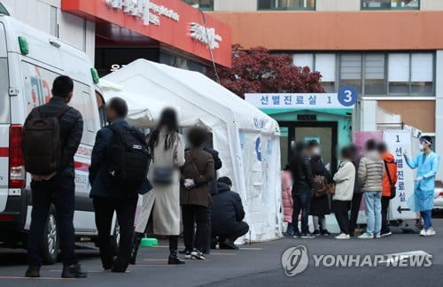 직장-학교-지하철역 일상감염 지속…역삼역 관련 총 17명 확진