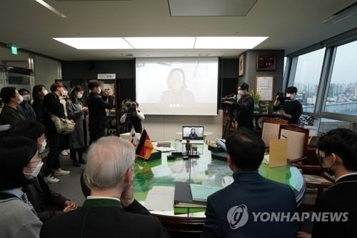 "소녀상 지켜줘 감사"…독일에 보낸 손편지 3천600통