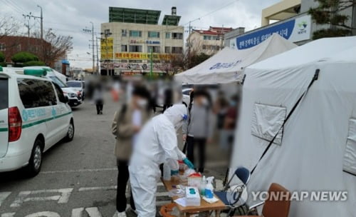 신규확진자 급증에 중환자병상 부족 우려…사용가능 119개