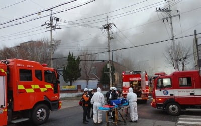 [속보] '3명 사망' 인천 공장 화재 2시간 반 만에 완진