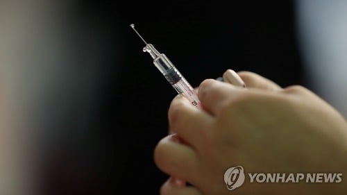 "국산 코로나19 백신 후보 3종 모두 연내 임상 착수 가능"