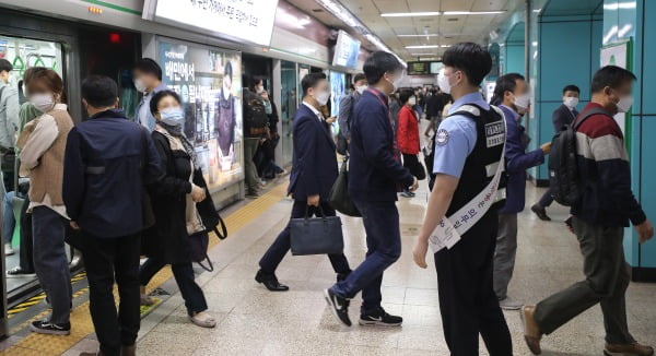 10일 뒤(13일)부터 이 마스크 쓰면 벌금…턱스크도 과태료