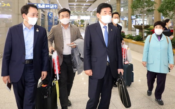 김진표 "일본, 도쿄올림픽 김정은 초청 의향"…日 "개인 생각"