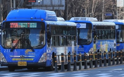 오늘 밤부터 서울 시내버스 감축운행…지하철은 27일부터