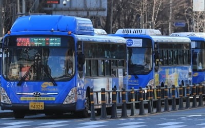 오늘 밤부터 서울 시내버스 감축운행…지하철은 27일부터 