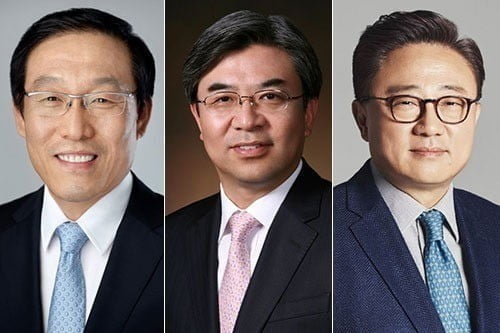 삼성전자가 2일 2021년도 사장단 인사를 단행했다. 변화보다 안정에 무게를 두면서 대표이사 3인 체제는 유지됐다. 왼쪽부터 김기남 DS부문장(부회장), 김현석 CE부문장(사장), 고동진 IM부문장(사장).