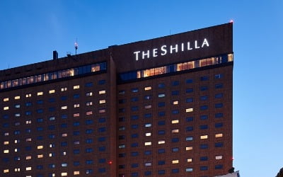 코로나 충격 못피한 면세·호텔업…호텔신라도 신용등급 강등