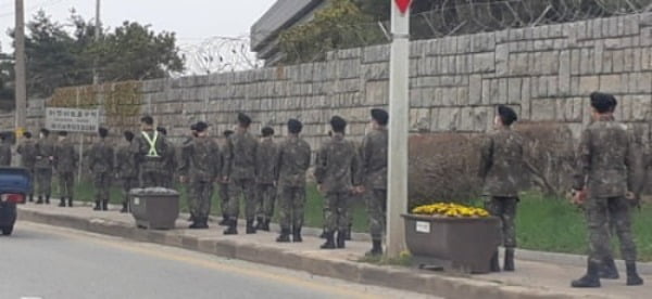 논산 육군훈련소 입영장정 2명 코로나19 확진 | 한국경제