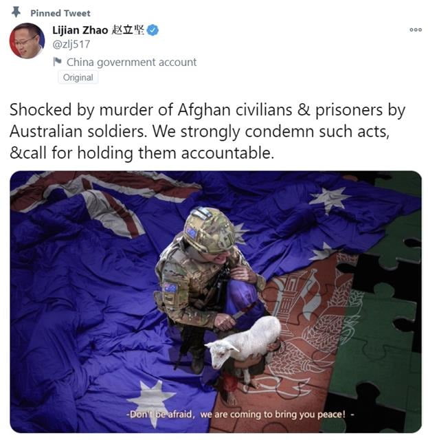 지난달 30일 자오리젠 중국 외교부 대변인이 자신의 트위터 계정에 올린 합성 사진. 호주 군인이 아프가니스탄 어린이의 목을 베려 하고 있다. [사진=트위터 캡처]