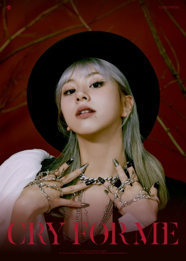 트와이스, 신곡 '크라이 포 미' 오늘 발표…"한층 짙어진 매력"