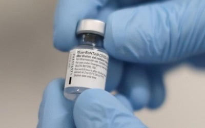 "미국서 화이자 코로나 백신 심각한 부작용 사례 보고"