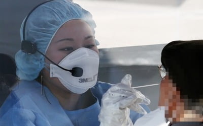 코로나 진상환자 성희롱·막말에…간호사들 "너무 힘들다"