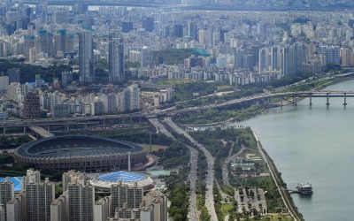 '제2 청계천'보다 집값 잡기…서울시장, 불 붙은 부동산 경쟁 [여기는 논설실]