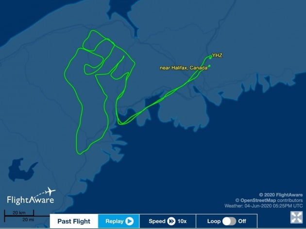 조지 플로이드 시위를 지지를 의미하는 비행 궤적 [사진=플라이트레이다24 캡처]