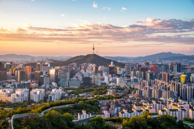 '한국이 1000명의 마을'이라면…코로나 1명·집주인 277명 [신현보의 딥데이터] - 한국경제