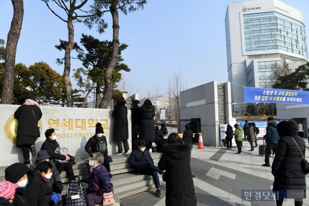 [포토] 한파 이기는 모성애