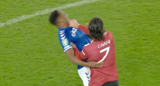 'Choke Slam' Kabani, the need for card NO...VAR even if the referee reports