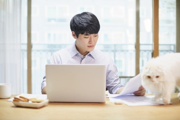 신종 코로나바이러스 감염증(코로나19)으로 집콕 생활이 늘면서 소형 보다는 중형주택을 선호하고 있다. / 사진=게티이미지뱅크 