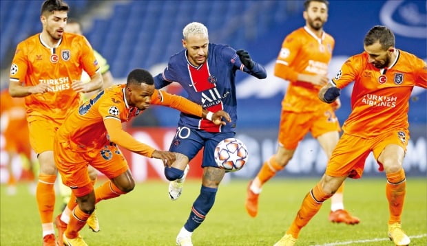 Photo PSG Neymar “Get out of the defenders”