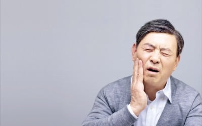 찬바람·찬물 닿으면 치아가 시큰·찌릿…양치질 습관부터 바로 잡으세요