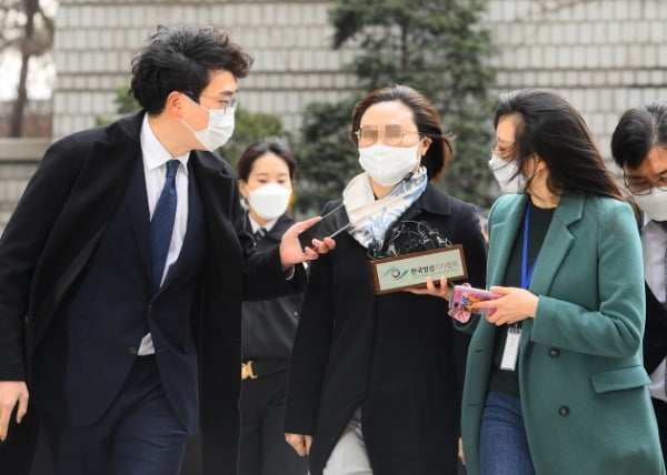 "입시비리 정경심과 공모" 못박은 法…조국 재판에도 영향 