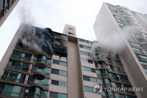 결혼 앞두고·어린 아들 놔두고…군포 아파트 화재 '눈물' 사연