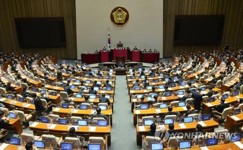 상시국회·불출석 의원 공개…'일하는 국회법' 본회의 통과