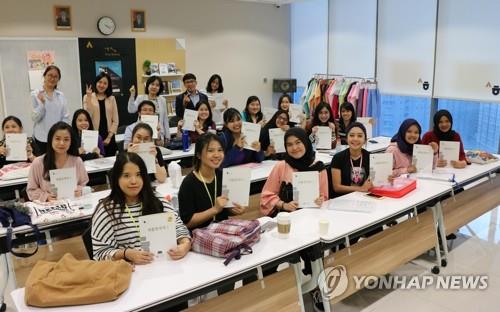 한국 영화가 아카데미상 받기까지…역사속 흑백영화 전 세계로