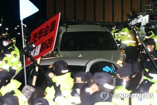 조두순 "반성하느냐" 질문에 침묵…안산 보호관찰소서 출소신고