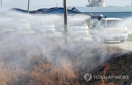 충북도, 계란 운반 차량 농장 출입 금지 조치…AI 2단계 방역