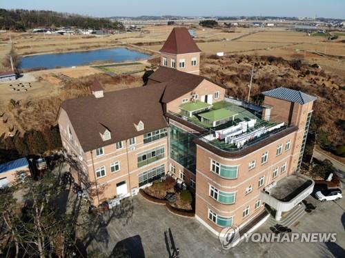 '집단감염' 김제 요양원 인근 양로원서도 확진자 발생…전수검사(종합)