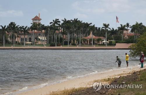 트럼프 퇴임하면 플로리다 가려는데…인근 주민은 입주 반대