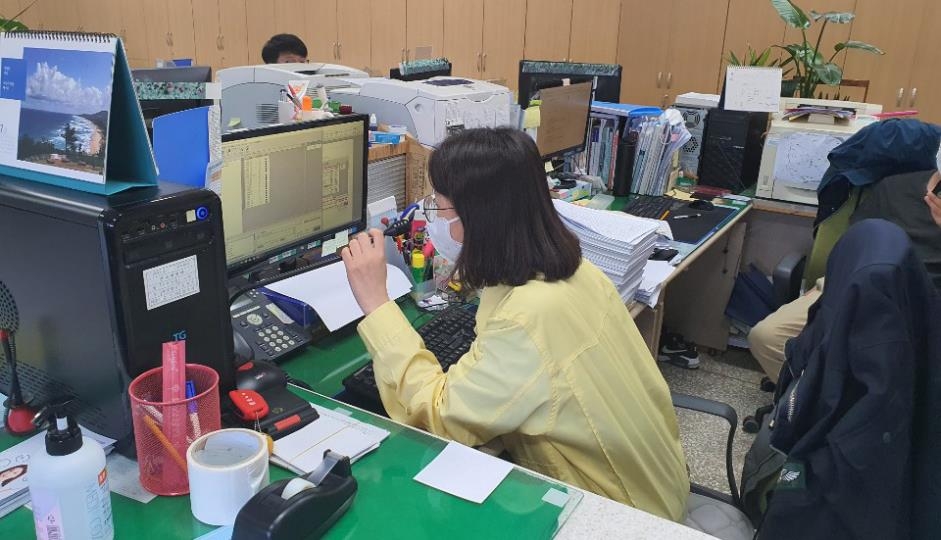 [톡톡 지방자치] 휴대전화로 송출하는 재난방송…통합관리 구축한 의령군