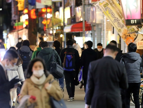 일본 코로나 확진자 20만명 돌파…의료계 '긴급사태' 선언