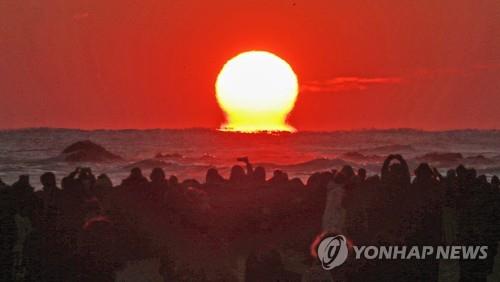 동해시 '추암' 등 주요 해돋이 명소 폐쇄