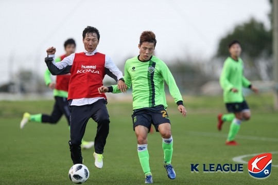 사령탑 오른 김상식 "전북 축구에 '흥과 멋' 더하겠다"