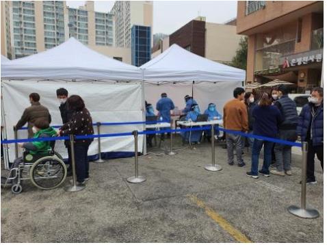 서울시 '찾아가는 이동식 선별진료소' 운영 개시