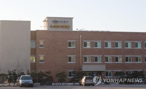 '코호트격리' 청주 참사람요양원 또 8명 확진…사망도 1명