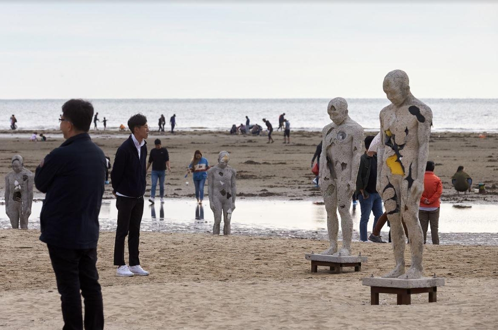 부산비엔날레 2021 바다미술제 전시감독 첫 국제 공모