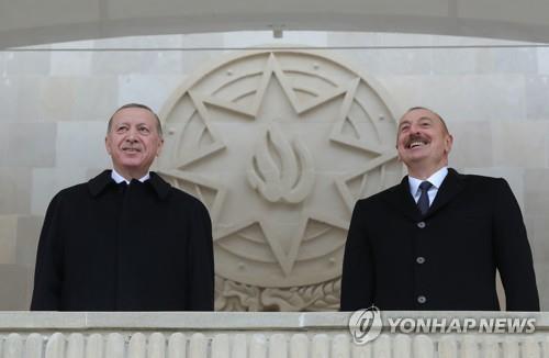 터키·아제르바이잔 대통령 통화…관계 심화 논의