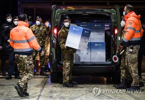 '변이 코로나 막자' 각국 입국규제·검역 비상…日 급속 확산