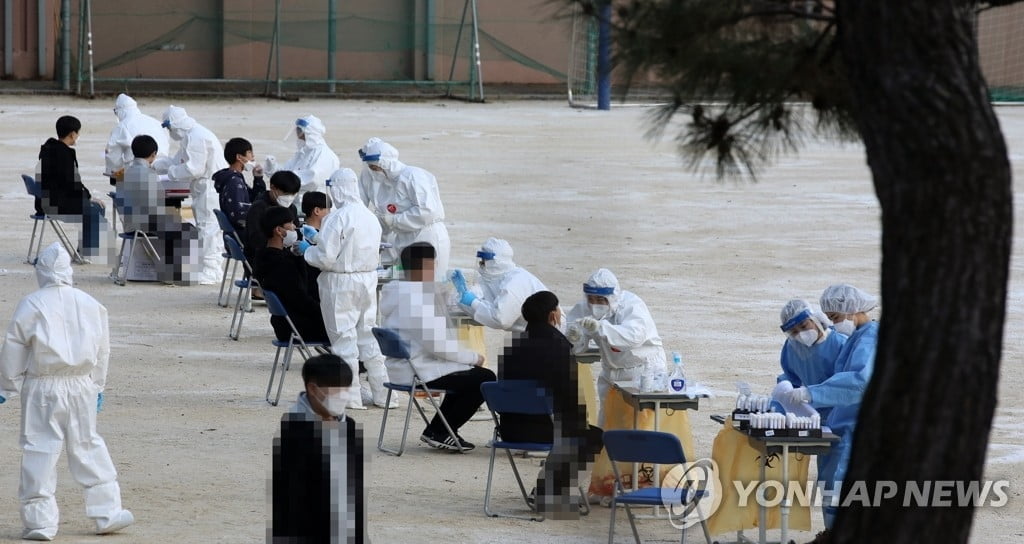 "지금 추세면 하루 1천명"…수도권 오늘부터 핀셋 방역