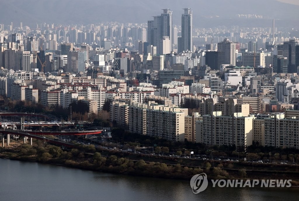 서울 전셋값 평균 2,390만원 상승…강남3구·마용성 급등