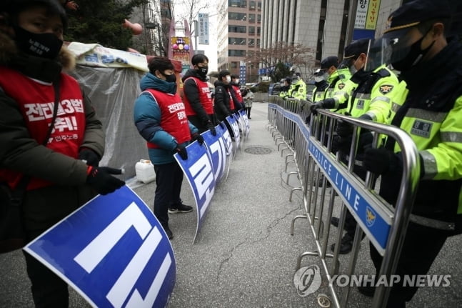 민주노총 "당국 집회인원 부풀려…방역실패 책임 떠넘기기"