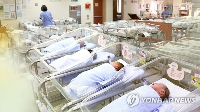 2022년부터 영아수당 월 30만원…출산 축하금 200만원