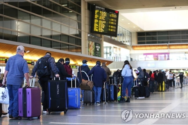 美 CDC, 영국발 항공편 입국자 음성 판정 의무화