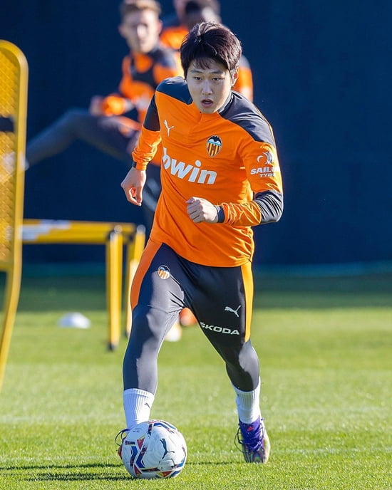 After Lee Kang-in’s expedition to Barsa, he left Camp Nou and weighed in the snow.